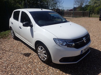 Used Dacia Sandero 2017 for sale - 78401512: Photo
