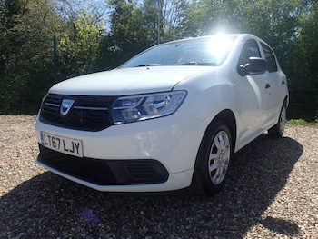 Used Dacia Sandero 2017 for sale - 78401512: Photo