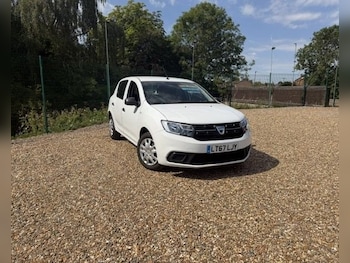 Used Dacia Sandero 2017 for sale - 79551323: Photo