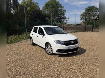 Used Dacia Sandero 2017 for sale - 79551323: Photo