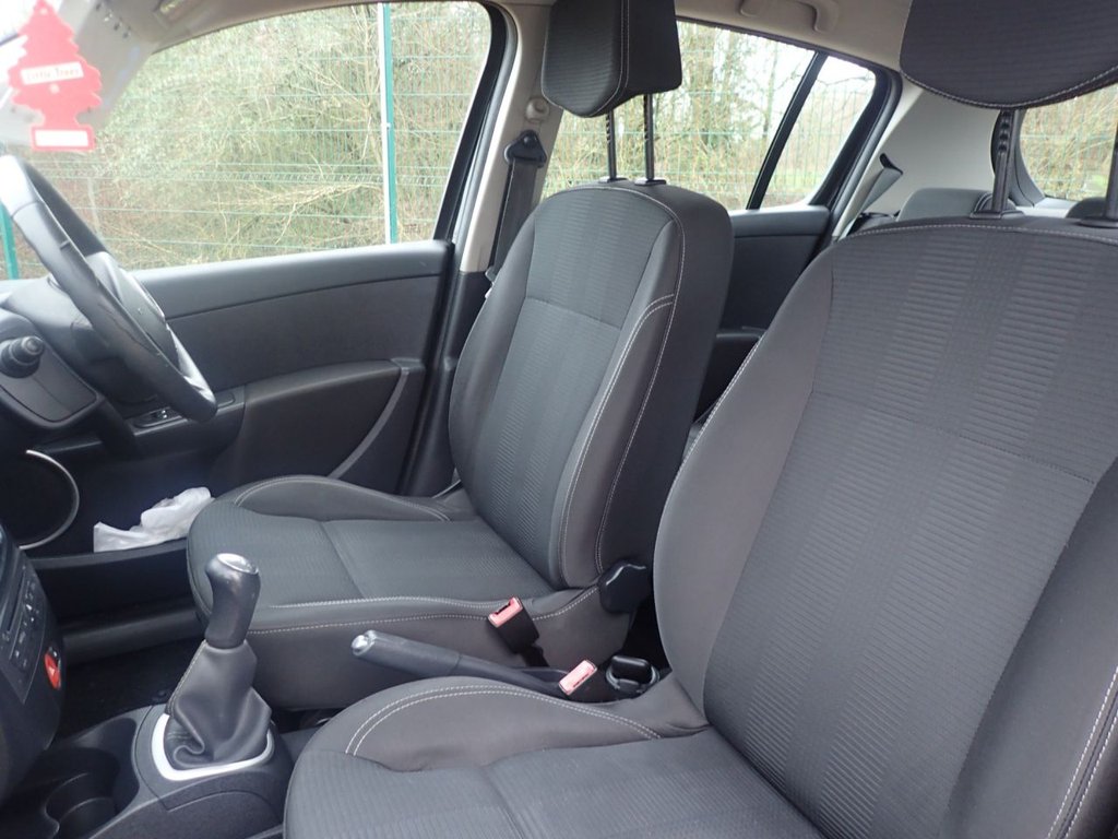 Used Renault Clio 2010 for sale - 77780106: Photo 13