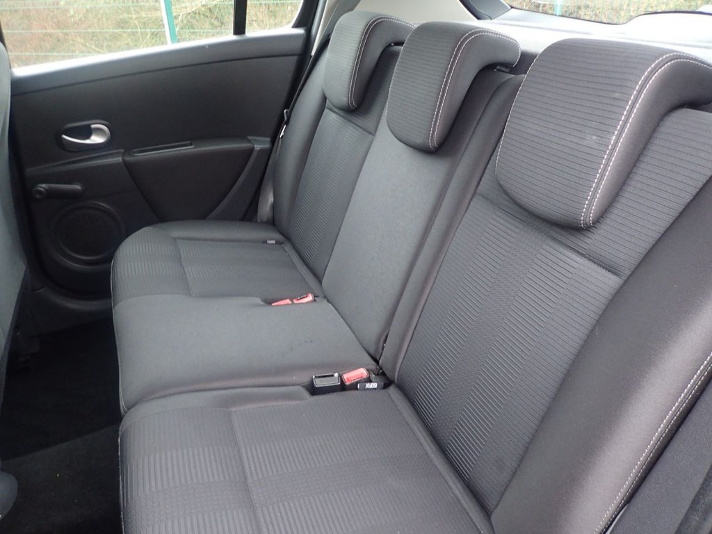 Used Renault Clio 2010 for sale - 77780106: Photo 19