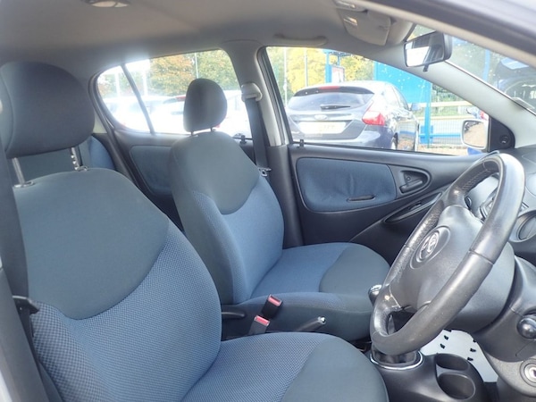 Used Toyota Yaris 2005 for sale - 76322990: Photo 10