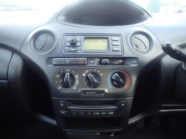 Used Toyota Yaris 2005 for sale - 76322990: Photo 11