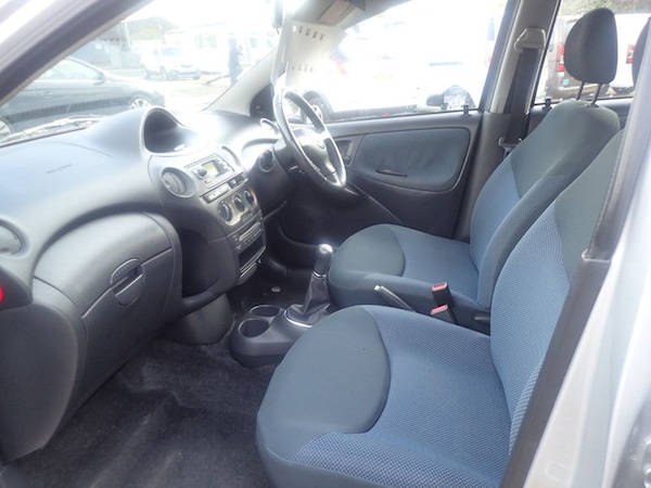 Used Toyota Yaris 2005 for sale - 76322990: Photo 14