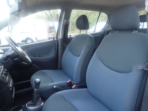 Used Toyota Yaris 2005 for sale - 76322990: Photo 15