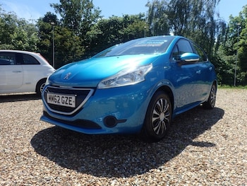 Used Peugeot 208 2013 for sale - 79551309: Photo
