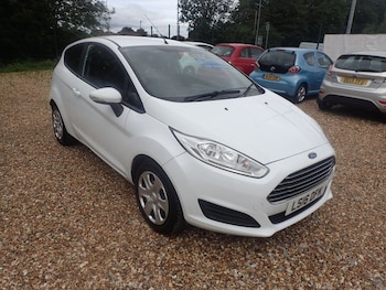 Used Ford Fiesta 2016 for sale - 79551312: Photo