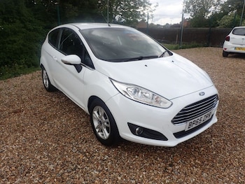 Used Ford Fiesta 2016 for sale - 79551304: Photo
