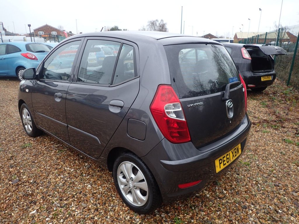 Used Hyundai i10 2011 for sale - 76985971: Photo 11