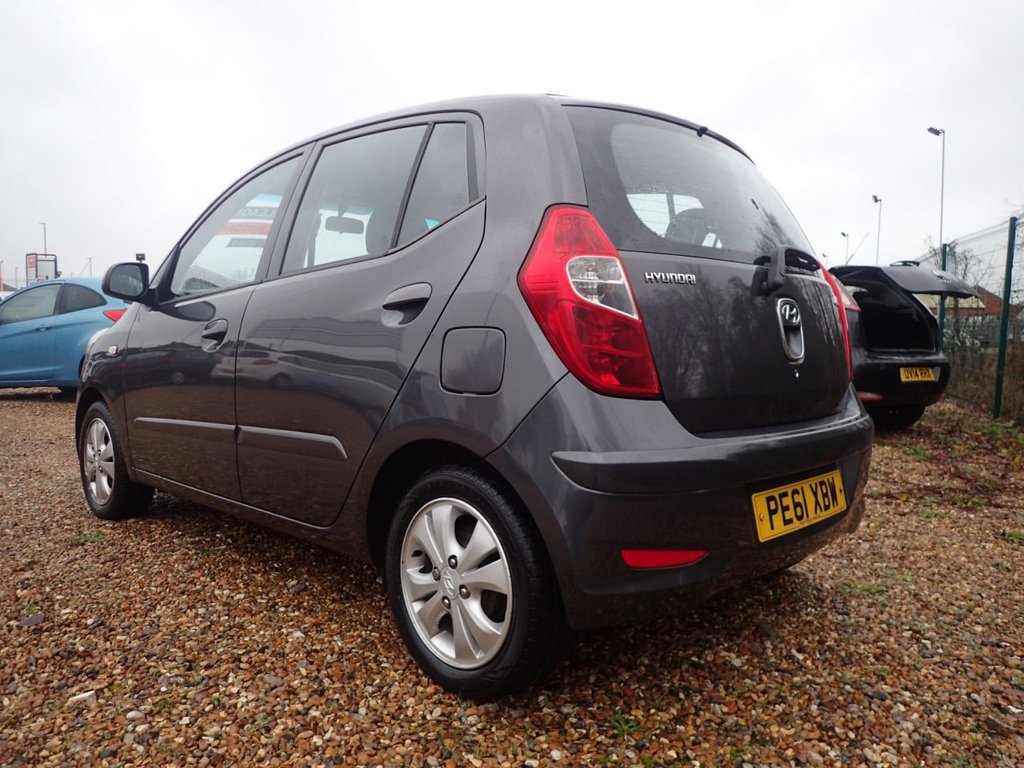 Used Hyundai i10 2011 for sale - 76985971: Photo 13