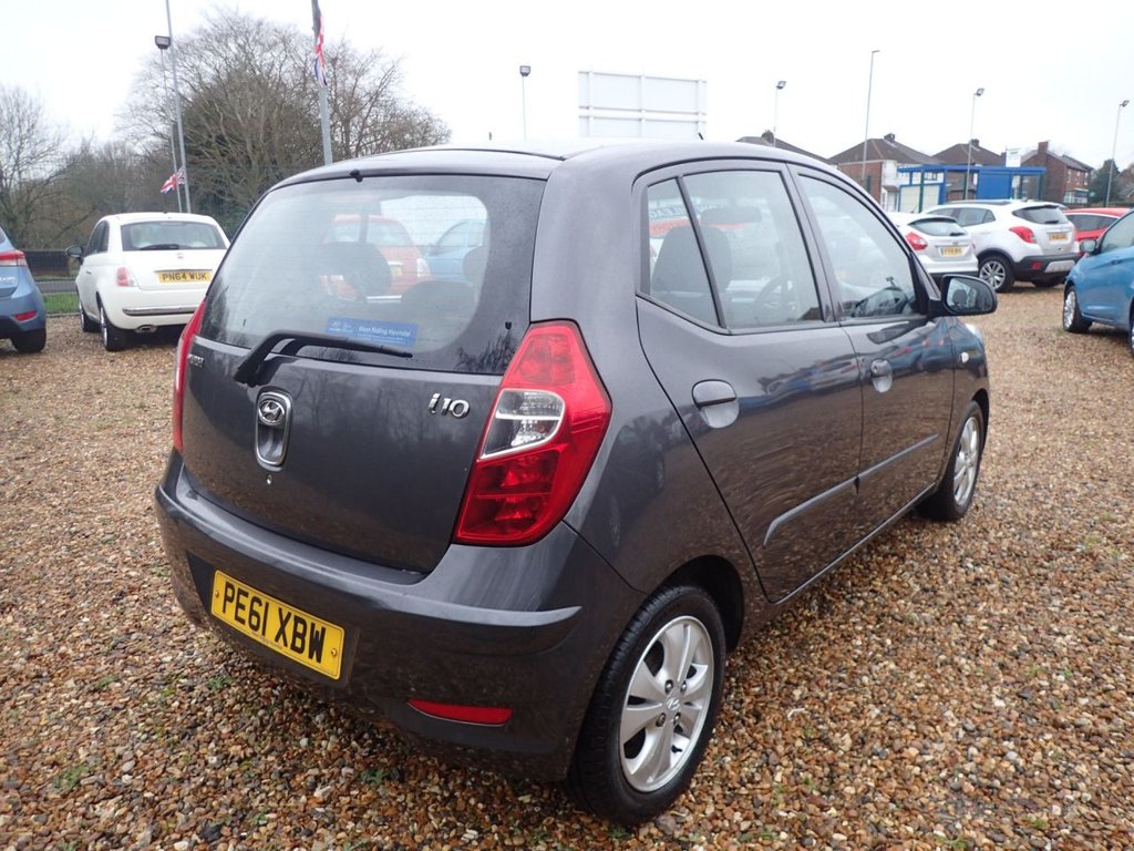 Used Hyundai i10 2011 for sale - 76985971: Photo 15