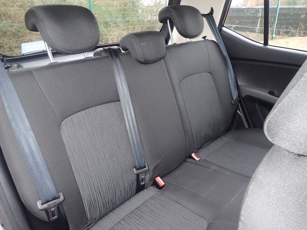 Used Hyundai i10 2011 for sale - 76985971: Photo 21