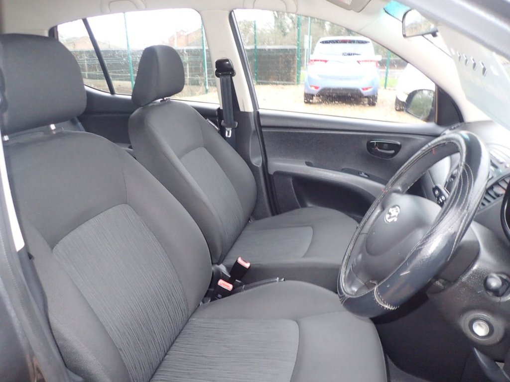 Used Hyundai i10 2011 for sale - 76985971: Photo 6