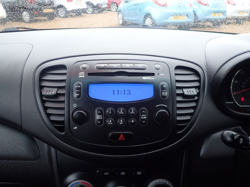Used Hyundai i10 2011 for sale - 76985971: Photo 9