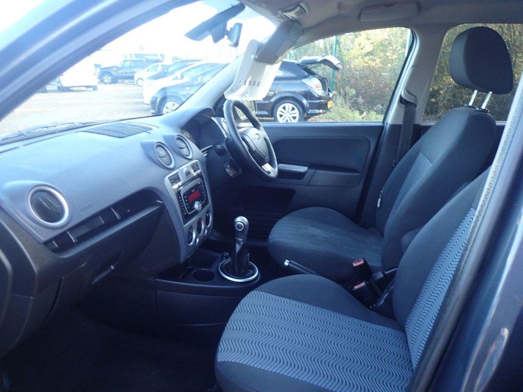 Used Ford Fusion 2010 for sale - 76686142: Photo 13