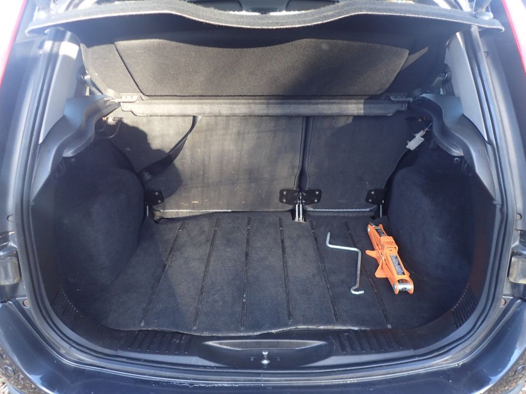 Used Ford Fusion 2010 for sale - 76686142: Photo 20