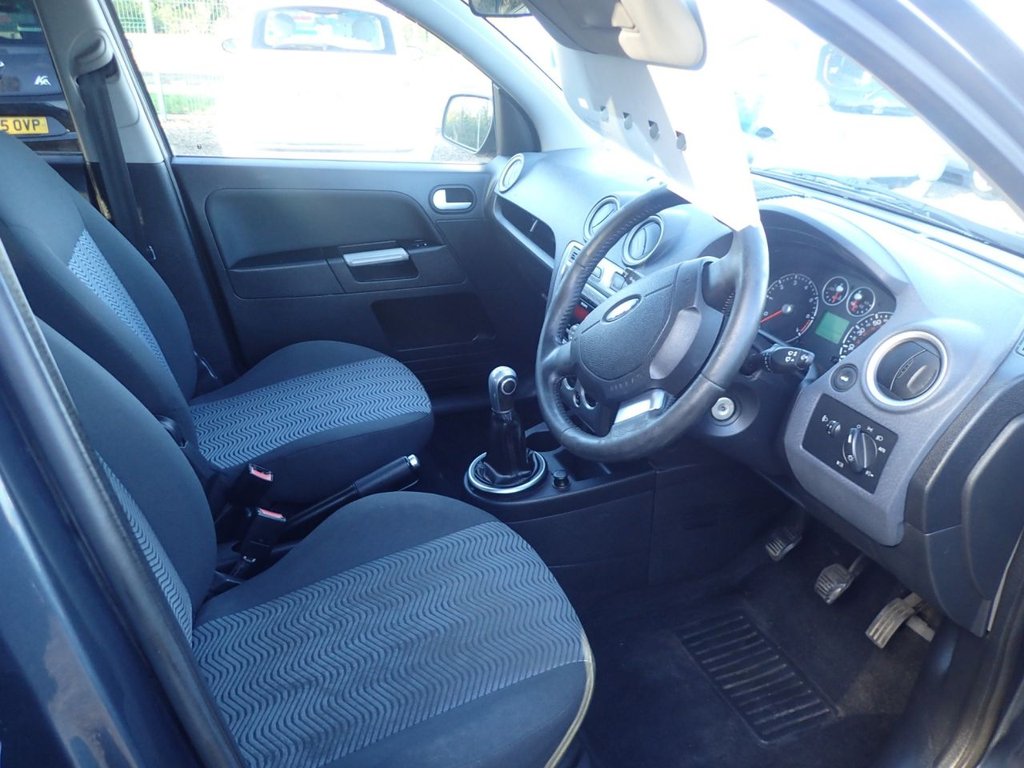 Used Ford Fusion 2010 for sale - 76686142: Photo 5