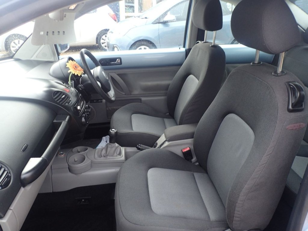 Used Volkswagen Beetle 2004 for sale - 76867523: Photo 10