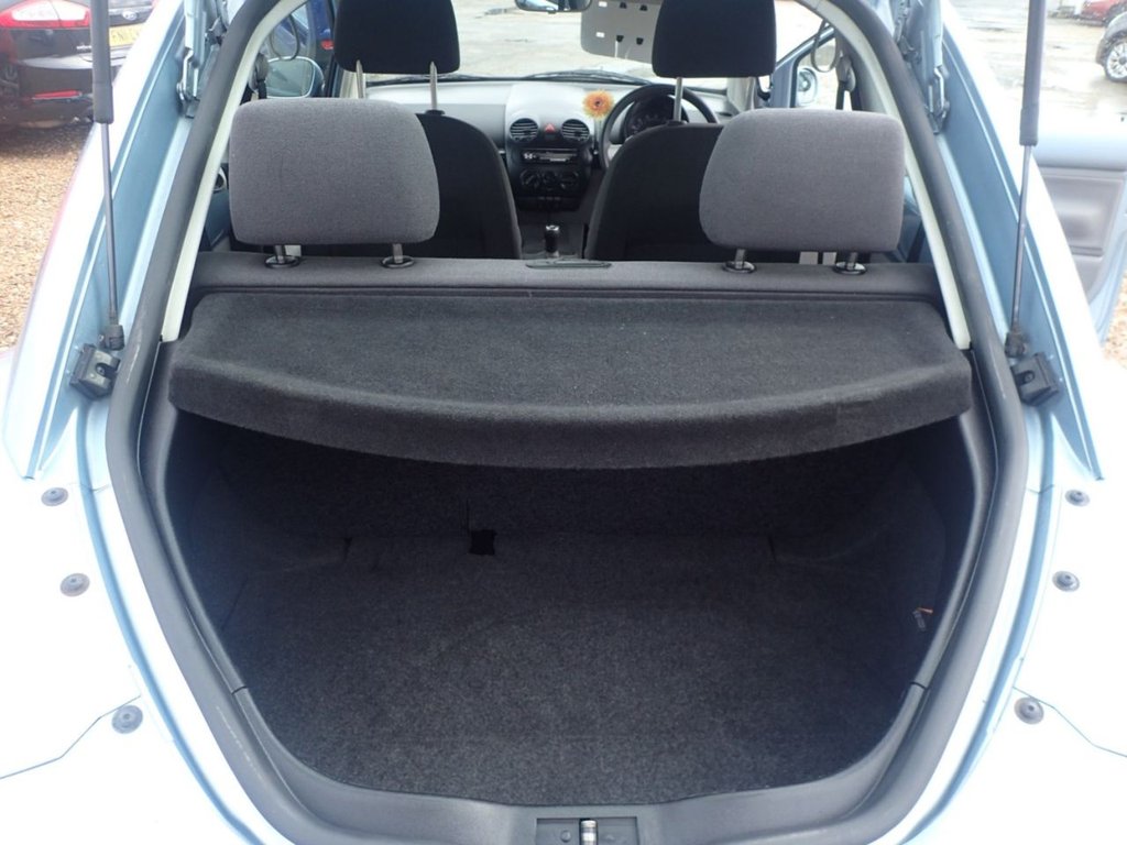 Used Volkswagen Beetle 2004 for sale - 76867523: Photo 19