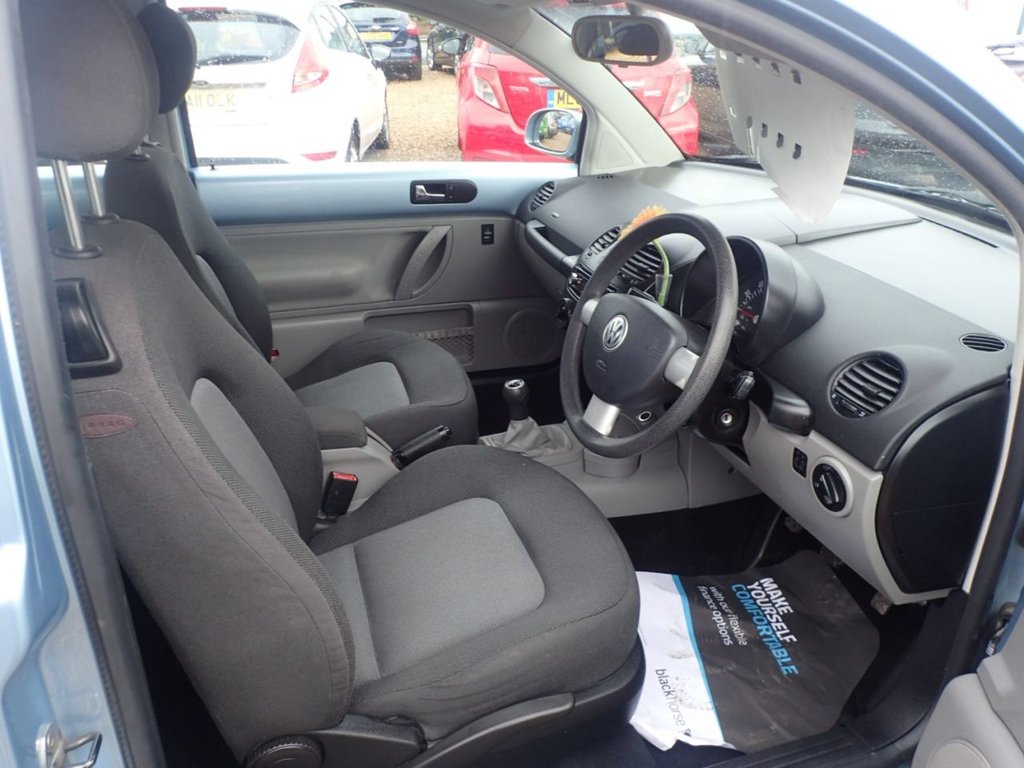 Used Volkswagen Beetle 2004 for sale - 76867523: Photo 5