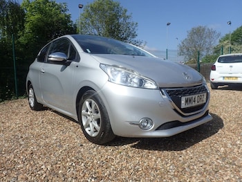 Used Peugeot 208 2014 for sale - 78400917: Photo