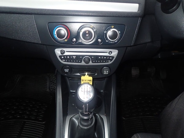 Used Renault Megane 2011 for sale - 76235490: Photo 10