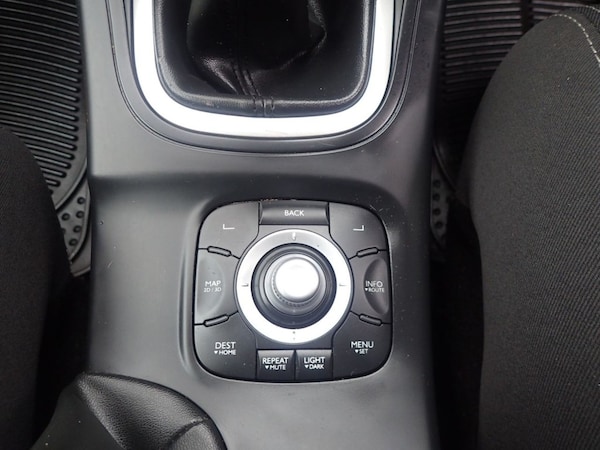 Used Renault Megane 2011 for sale - 76235490: Photo 11