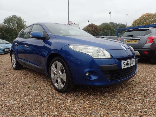 Used Renault Megane 2011 for sale - 76235490: Photo 2