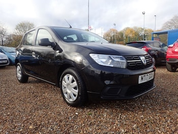 Used Dacia Sandero 2017 for sale - 76454114: Photo