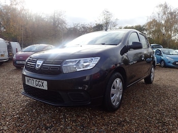 Used Dacia Sandero 2017 for sale - 76454114: Photo