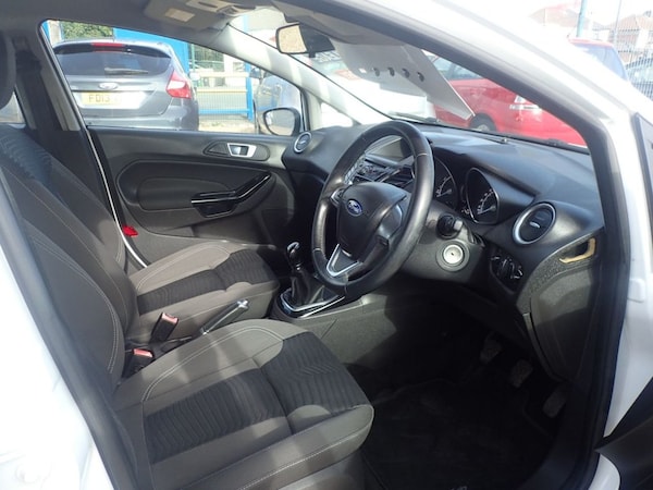 Used Ford Fiesta 2015 for sale - 76105571: Photo 5
