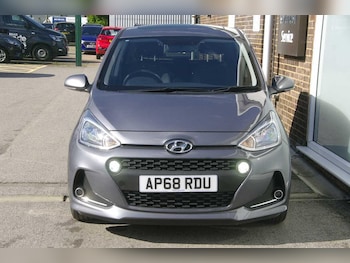 Used Hyundai i10 2019 for sale - 76855745: Photo