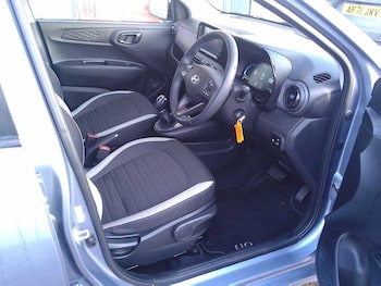 Used Hyundai i10 2024 for sale - 76993500: Photo