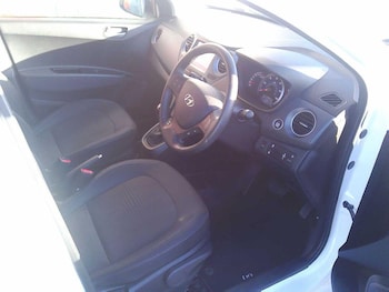 Used Hyundai i10 2019 for sale - 77131299: Photo