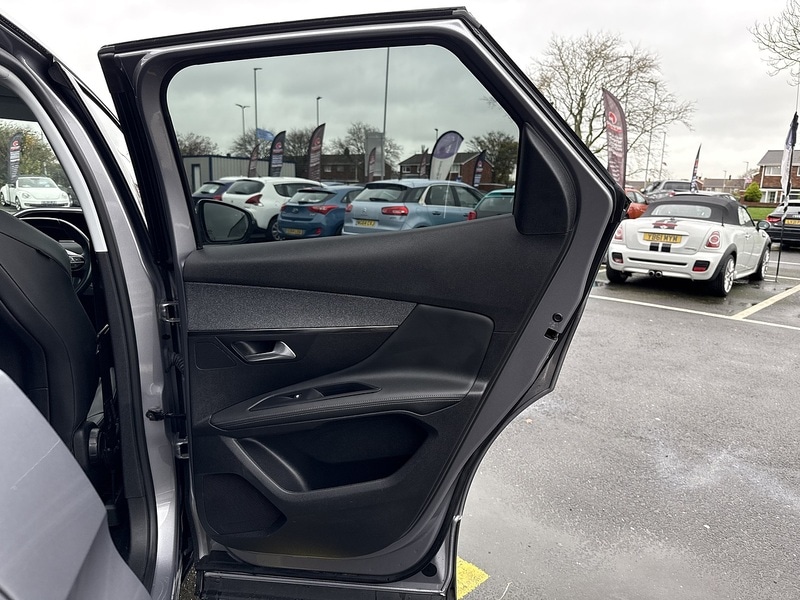 Used Peugeot 3008 2020 for sale - 76627027: Photo 25