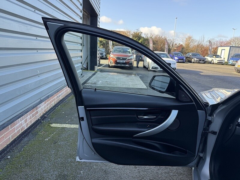 Used BMW 3 Series 2018 for sale - 77461191: Photo 37