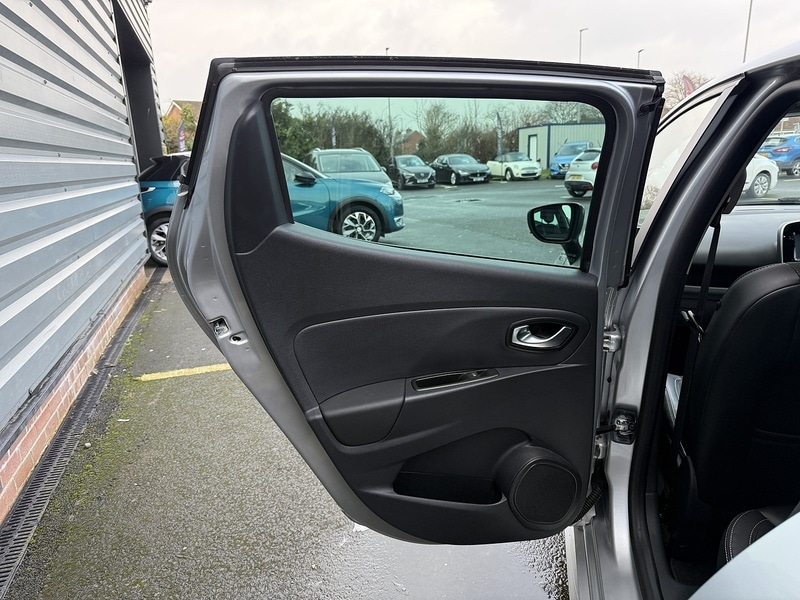 Used Renault Clio 2018 for sale - 77392610: Photo 17