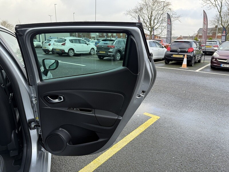 Used Renault Clio 2018 for sale - 77392610: Photo 36