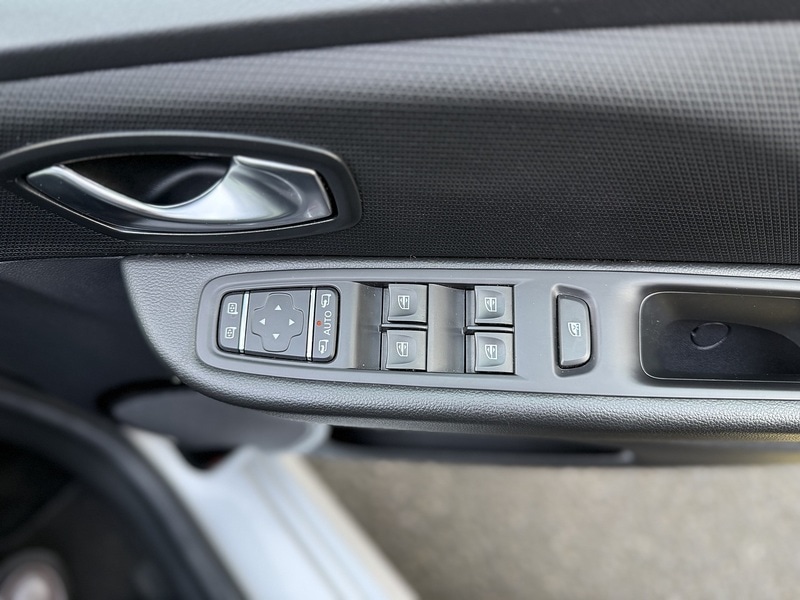 Used Renault Clio 2018 for sale - 77392610: Photo 65