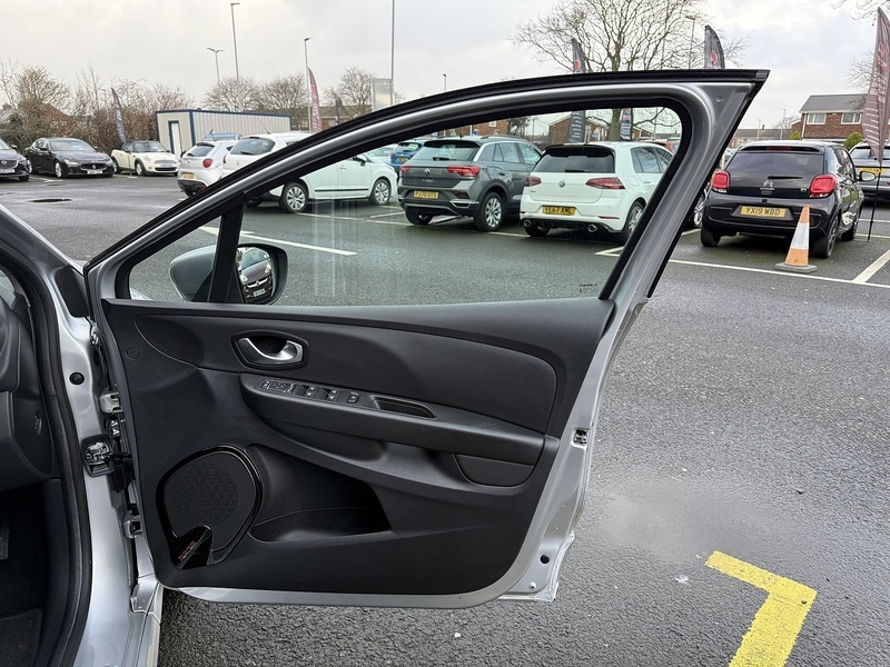 Used Renault Clio 2018 for sale - 77392610: Photo 9