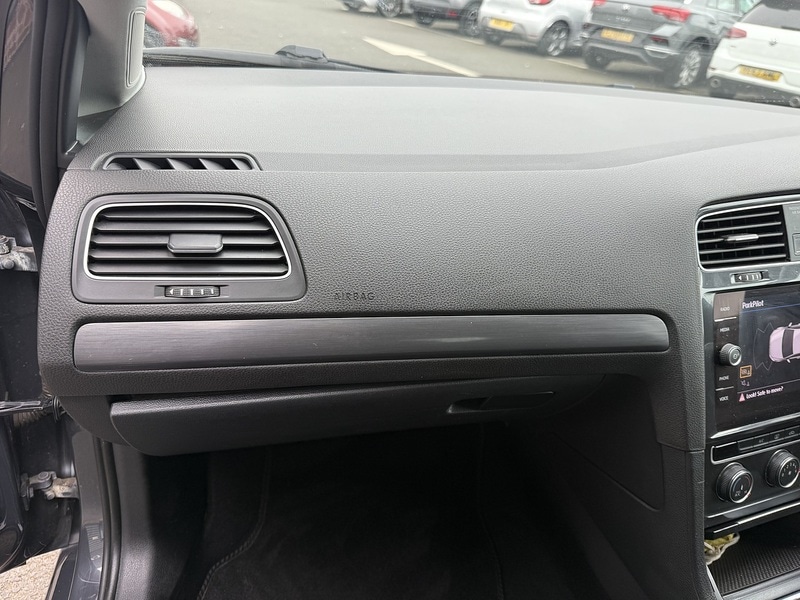 Used Volkswagen Golf 2018 for sale - 77984917: Photo 13