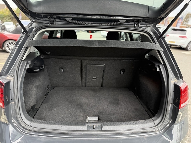 Used Volkswagen Golf 2018 for sale - 77984917: Photo 29