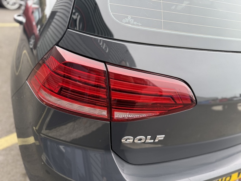 Used Volkswagen Golf 2018 for sale - 77984917: Photo 32