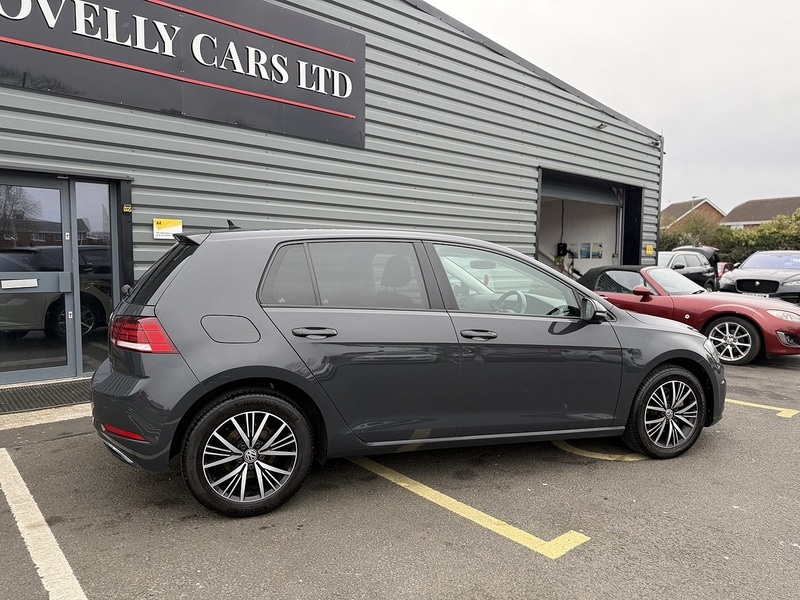 Used Volkswagen Golf 2018 for sale - 77984917: Photo 40