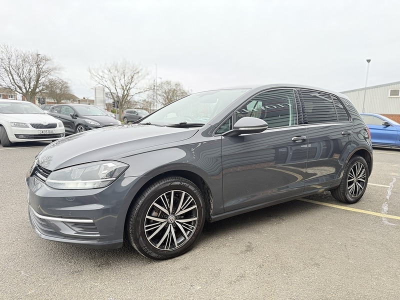 Used Volkswagen Golf 2018 for sale - 77984917: Photo 64