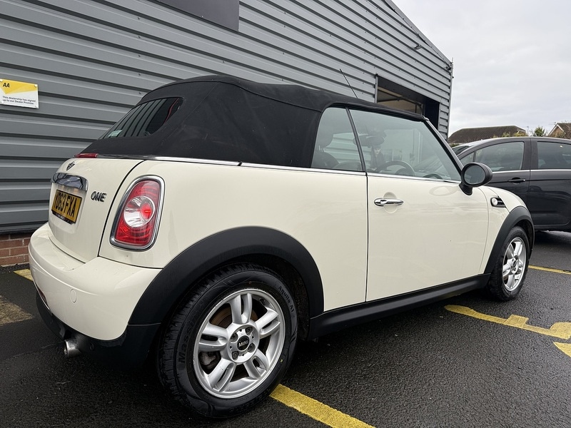 Used MINI Convertible 2013 for sale - 77240705: Photo 65