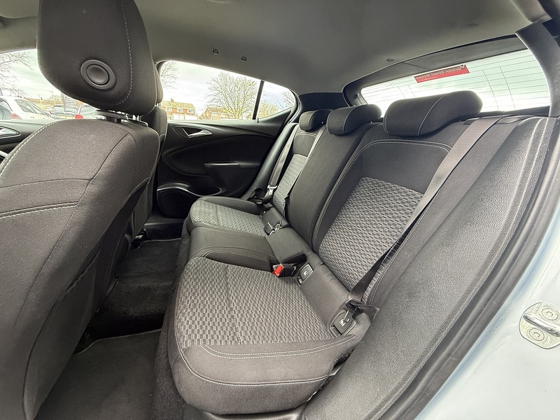 Used Vauxhall Astra 2018 for sale - 77236865: Photo 58