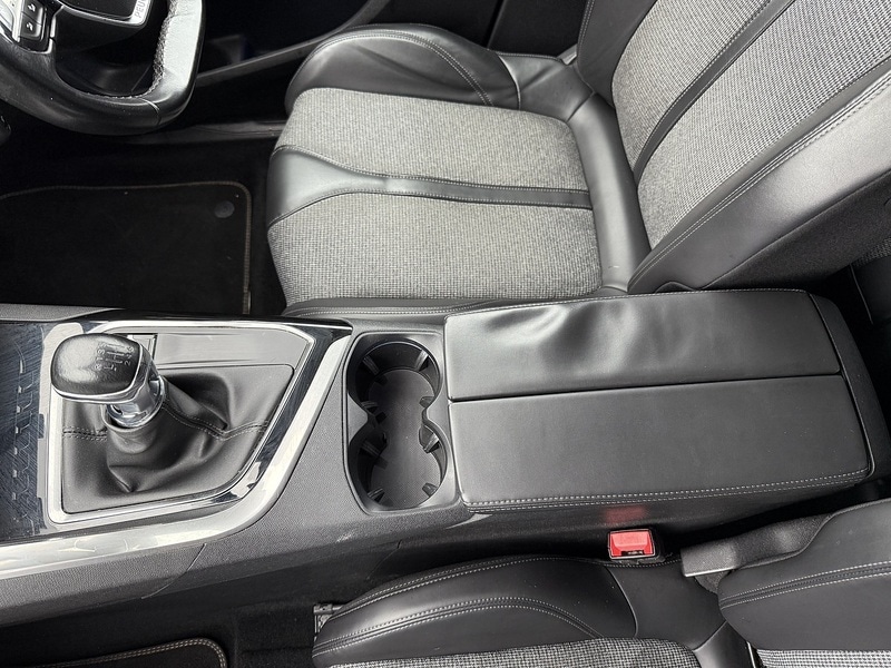 Used Peugeot 3008 2018 for sale - 76627010: Photo 46