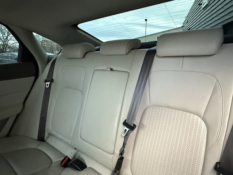 Used Jaguar XF 2016 for sale - 76831642: Photo 14